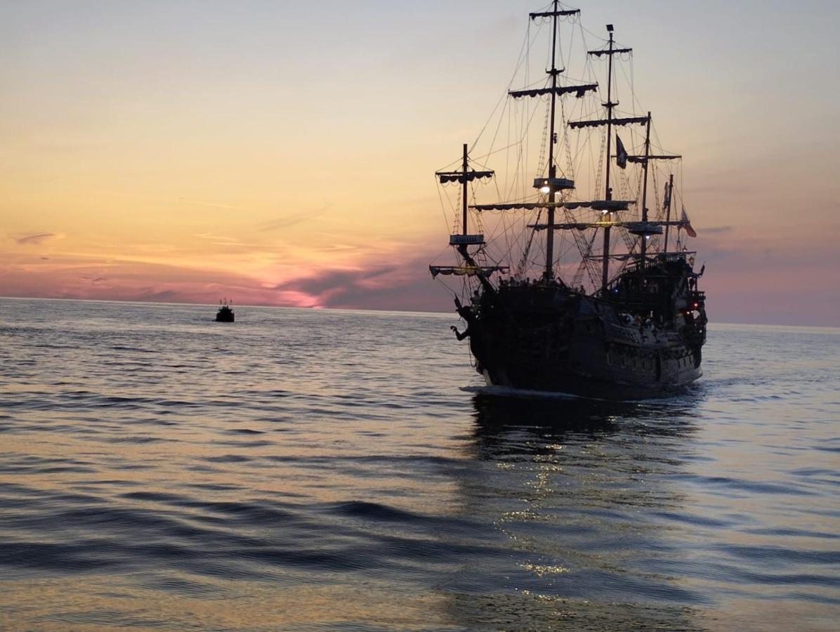 Pensjonat Victoria Ustka Luaran gambar